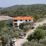 Apartman Dari *