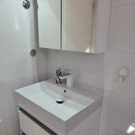 Dari Apartment *