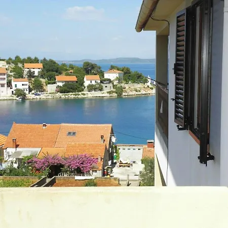 Dari Apartment *