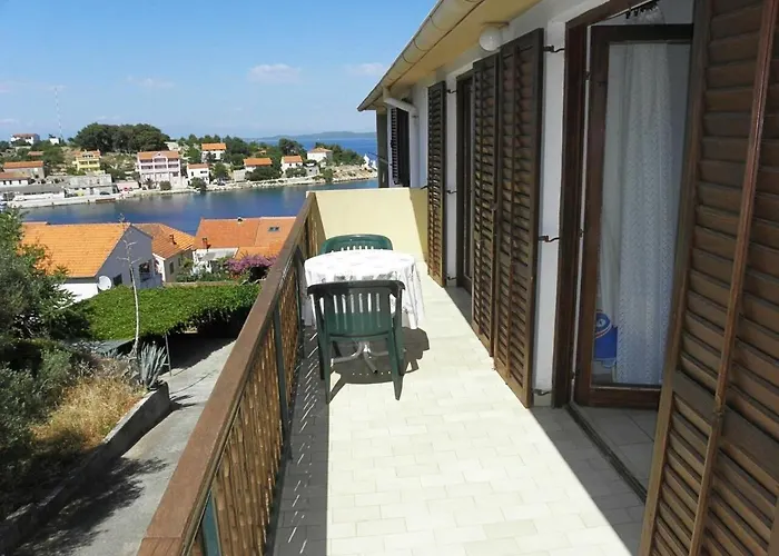 Apartment Dari *