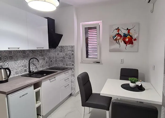 Dari Διαμέρισμα *