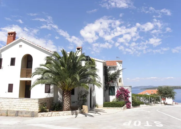 Dari Διαμέρισμα *